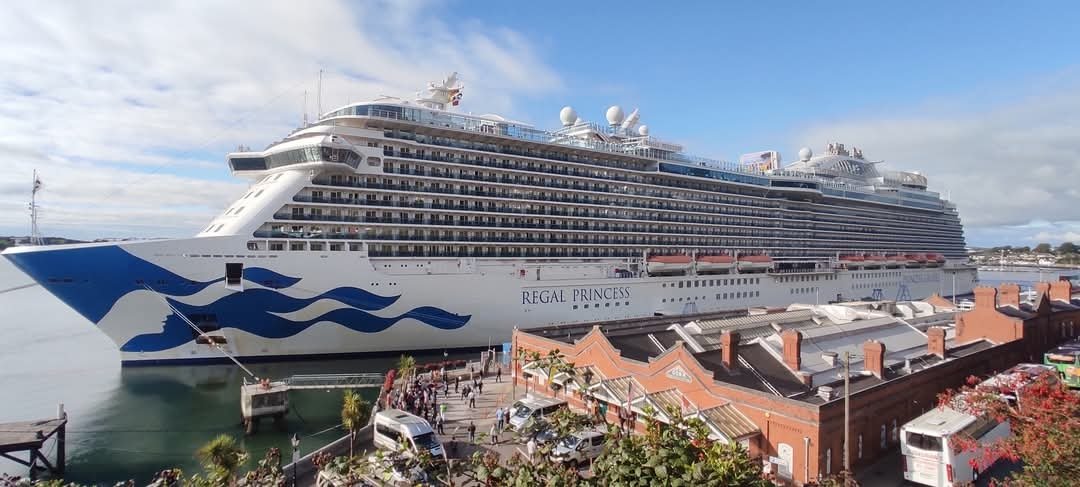 À busy day ahead as we welcome back regular visitor <a href="/PrincessCruises/">Princess Cruises</a> Regal Princess in Cobh today.

Always a great atmosphere as the passengers &amp; crew enjoy our town across our local shops, bars and restaurants plus our fantastic local attractions.