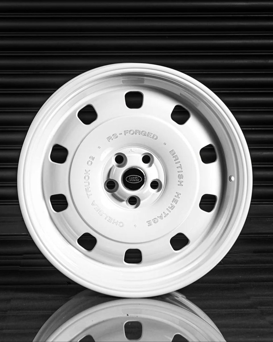 ProjectKahn's tweet photo. Model: British Heritage RS-Forged Alloy Wheels
Fitment: Land Rover Defender (2020–Present, incl. 90 / 110 / 130)
Size: Front & Rear: 9 x 22"
Colour: Gloss White
Copyright Design by KAHN®
See more: https://t.co/pJ5rjuFnpN
#BritishHeritageWheels #LandRoverDefender #DefenderMods https://t.co/rpyyO8rAbP