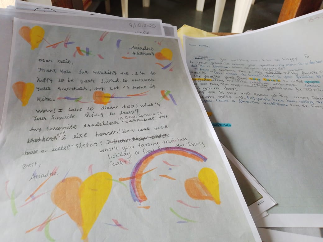 TotiJeanMarcYal's tweet photo. We would like to extend a big thank you to the International Book Project for donating English books and facilitating the connection between our community students and those in Las Palmas de Gran Canaria, Canary Islands, Spain. Through letters, the students shared many things. https://t.co/nxzniLL8Ni