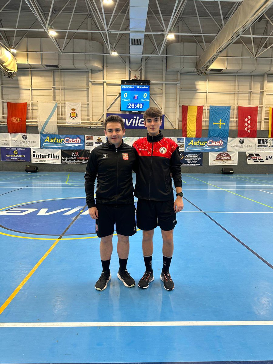 👃 Huele a ascenso…

Sí, sí y sí! Unai Loidi ha sido designado para el curso de ascenso a primera nacional!

👬Para ello acudirá a la Granollers Cup junto a su compañero cántabro Antonio Costas.

🫶Zorionak chicos! Designación más que merecida por todo el trabajo de la temporada