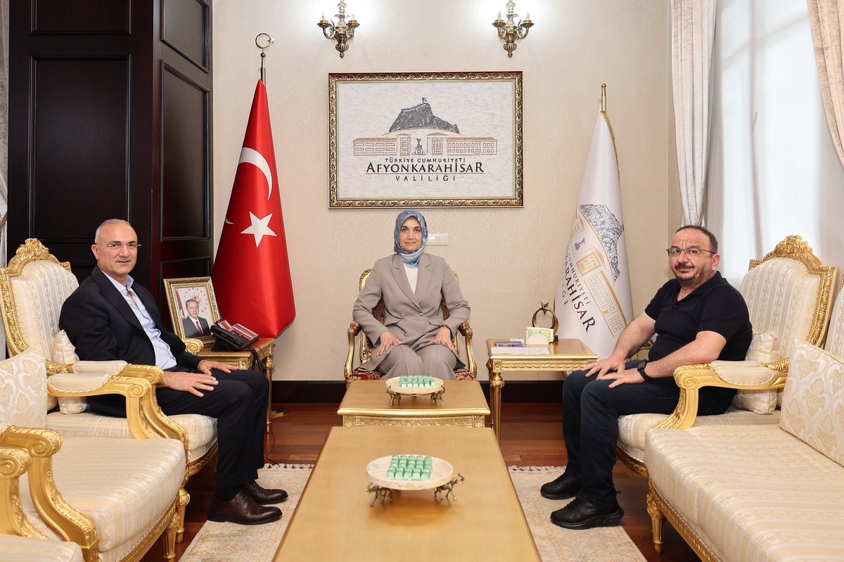 Valimiz Doç. Dr. Kübra Güran Yiğitbaşı, iş insanları Bülent Gül ve Adem Yılmaz’ı makamında kabul etti.