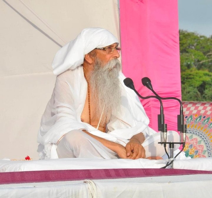 जय गुरुदे
शाकाहार अपनाओ दारू मास को दूर हटोJai Gurudev 
मनुष्य शरीर प्रभु प्राप्ति के लिए मिला है
#संत_उमाकांत_जी_महाराज