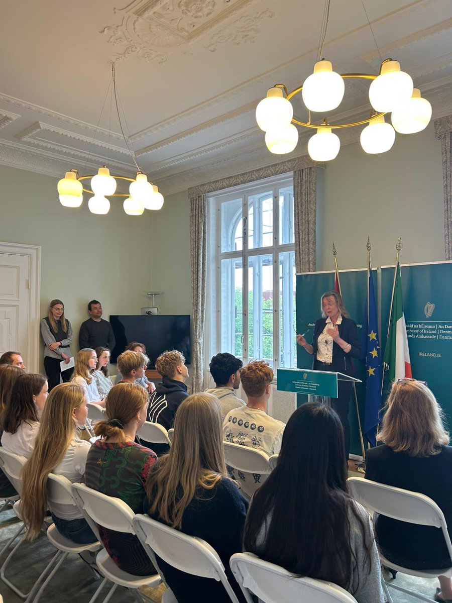 We were delighted to welcome the students from 7th grade at Engholmskolen in Allerød for a visit to the Embassy last week 📚

Great to meet with such a curious and engaged group of students. Wishing them all the best in their studies and beyond! ☘️