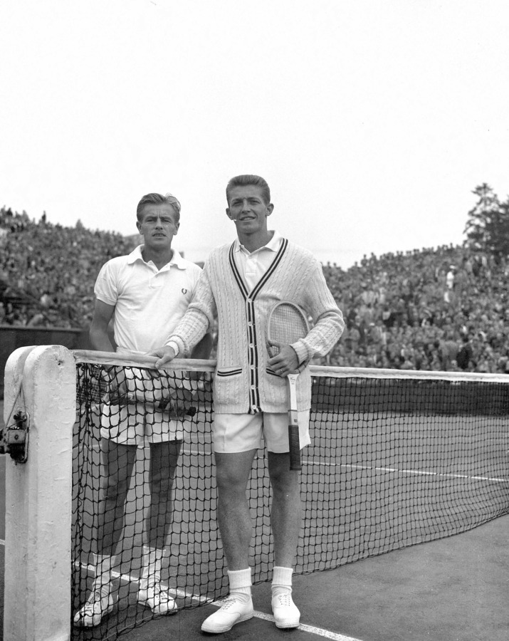 [PHOTO DU JOUR] #Photodujour
Art Larsen (USA) et Tony Trabert (USA). Internationaux de France de tennis. Paris, stade Roland-Garros. 29 avril 1954.
© Roger-Viollet / Roger-Viollet