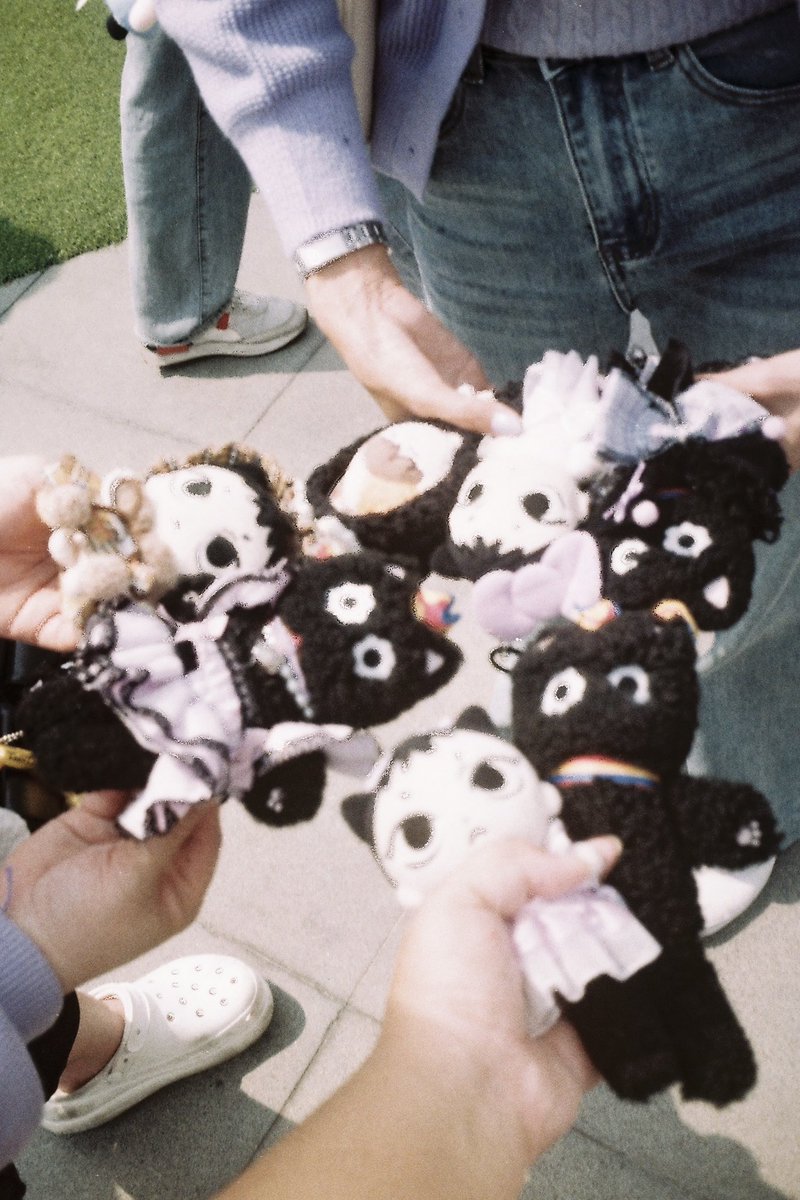 aunzeen_'s tweet photo. 💜🎂🥳🐈‍⬛✨

ricoh autohalf + fuji c200 
#BlessingTEN_29BD #aunztography https://t.co/Iv98ApuuLf