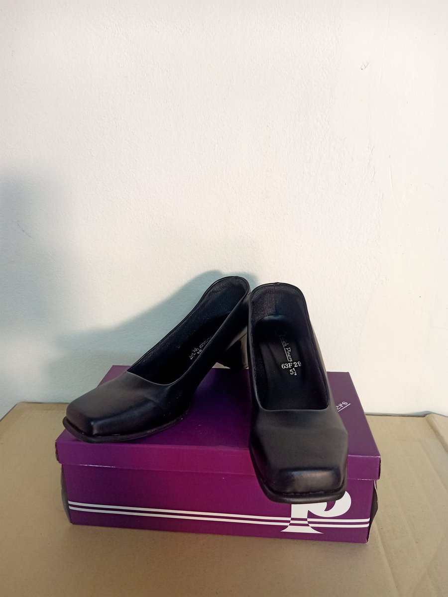 s_store_qt's tweet photo. ✨ขาย​ 180฿.-✨
🧺Detail : คัทชู​ ใส่ครั้งเดียวค่ะ
🧺Size : 37.5เซนติเมตร 5.5 
🔺สั่ง/สอบถามได้ที่LineID : @907mhdoe หรือติดต่อไดเรค🔻
ค่าส่ง 40 บาท
 #ส่งต่อเสื้อผ้า #ส่งต่อเสื้อผ้ามือ2 #ส่งต่อเสื้อผ้ามือสอง #ส่งต่อเสื้อผ้ามือสองราคาถูก #ส่งต่อเสื้อผ้ามือสองสภา���ดี #โละตู้มือสอง https://t.co/gGbMEt1ltG