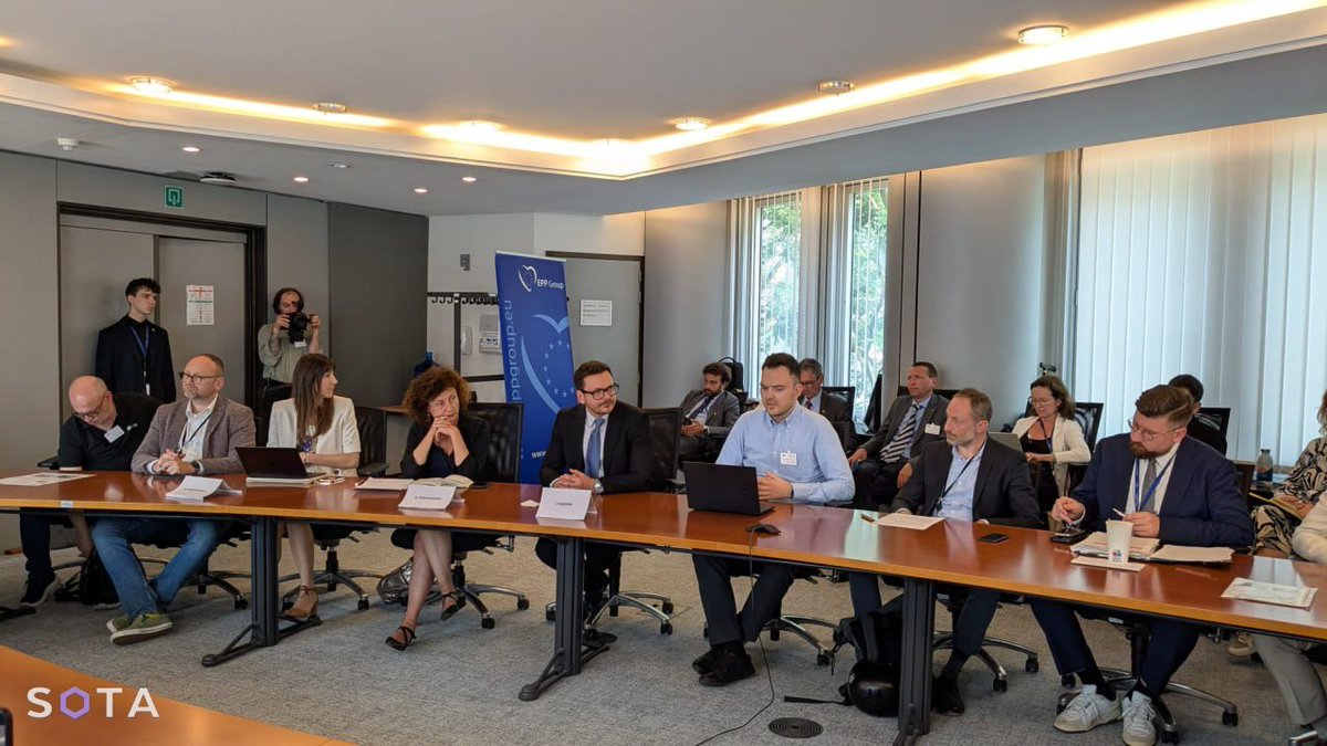 Hei Sebastian <a href="/SebastianTyne/">Sebastian Tynkkynen MEP 🇫🇮</a> ! Näin, että osallistuit tapaamiseen, joka käsitteli Eurooppaan paenneiden ja suojelua hakeneiden Venäjän kansalaisten tilannetta. Olisi mielenkiintoista kuulla mielipiteesi tilanteesta ja vaikutelmasi tapahtumasta. Kiitos etukäteen vastauksestasi!