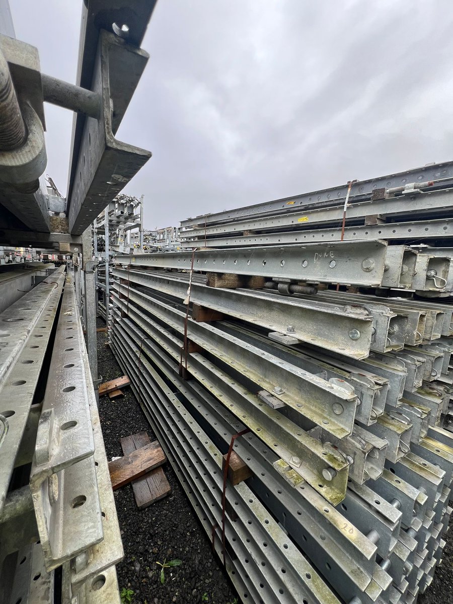 FormworkDirect's tweet image. 🔧 A full Doka MF240 Climbing Formwork kit ready to go!
Verticals, struts, scaffold tubes & more – perfect for high-rise & vertical shuttering work.
📞 0151 532 0179
🌐 formworkdirect.co.uk
🔗 used.formworkdirect.co.uk/package/doka-m…
#formwork #mf240 #doka #climbingformwork #hire #sale