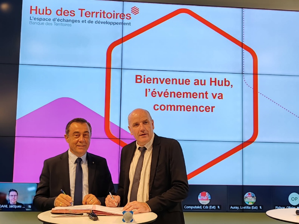 FNCCR (@fnccr) on Twitter photo Dans un contexte de transition énergétique accélérée et de mobilisation croissante des territoires en faveur des EnR et du développement durable, la FNCCR et la <a href="/FedEpl/">Fédération des élus des Ent. publiques locales</a> annoncent la signature d’une convention de partenariat stratégique.
👉 fnccr.asso.fr/article/la-fnc…
#EnR #EPL Dans un contexte de transition énergétique accélérée et de mobilisation croissante des territoires en faveur des EnR et du développement durable, la FNCCR et la <a href="/FedEpl/">Fédération des élus des Ent. publiques locales</a> annoncent la signature d’une convention de partenariat stratégique.
👉 fnccr.asso.fr/article/la-fnc…
#EnR #EPL