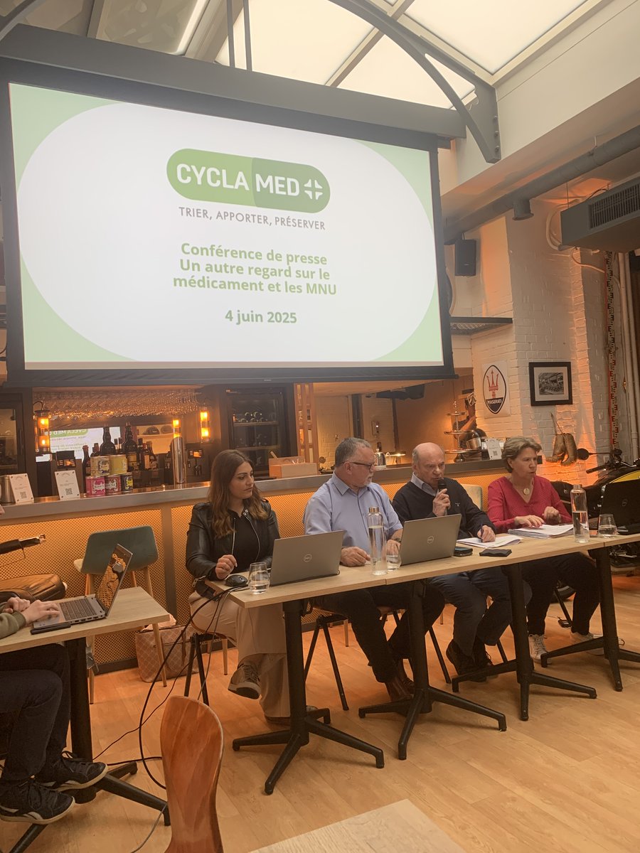 Début de notre #ConférenceDePresse annuelle ! On parlera des comportements de tri des #MNU, des résultats de collecte et des engagements RSE. 📅🌿
#TrierApporterPréserver