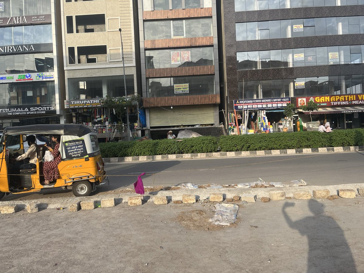 ipoojapandey's tweet photo. @HYDTP @GHMCOnline @CPHydCity 
In Kondapur, an auto driver’s family has built an illegal hut &amp; is making an unauthorized speed breaker. They block roads with bricks, park autos in the pedestrian subway &amp; allow open defecation by kids posing traffic, health &amp; safety risks. Plz act https://t.co/fCsa0l9Kx9