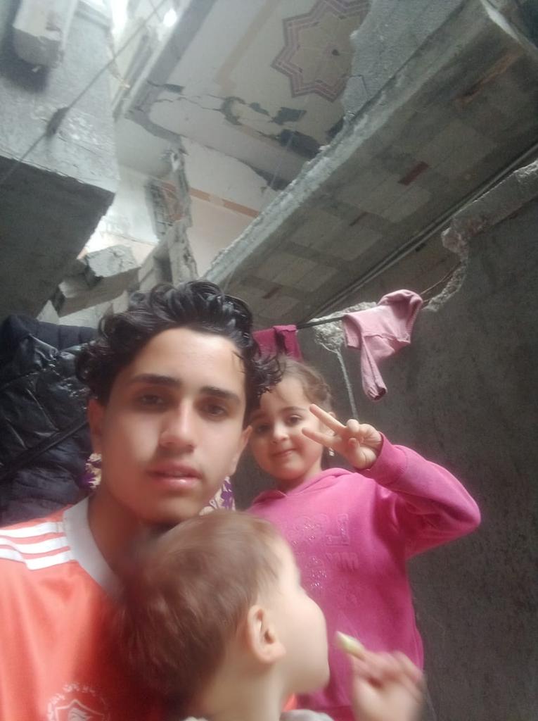 If you see this answer, comment with a dot. 🍉🙏

Help my family if you can 🙏
gofund.me/a0ac7bdd