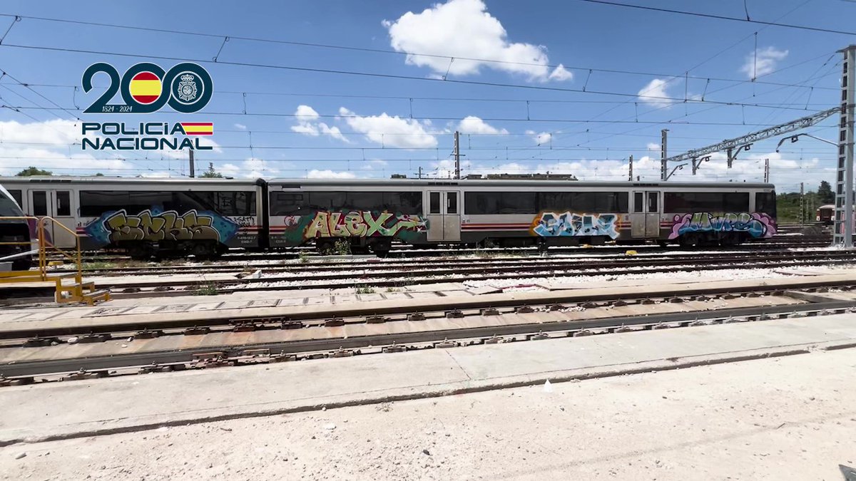 La Policía Nacional detiene a 29 personas por 287 grafitis en trenes" Agentes de la Policía Nacional han detenido a 29 personas como presuntas responsables de 287 actos vandálicos mediante grafitis sobre trenes y sus instalaciones. Las detenciones, efec...
informativos.net/2025/la-polici…