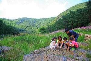 cjpcj's tweet image. 국민 주권 정부를 아주 많이 응원합니다.

이제는 새로운 세상의 국민 주권 정부가 출범하였습니다.

참신하고 올바른 정책으로 주권 국민여러분들의 더많은 지지를 받을것이라고  보며.

저는 다시금 일상으로 가고자 합니다.

고맙고 감사합니다..