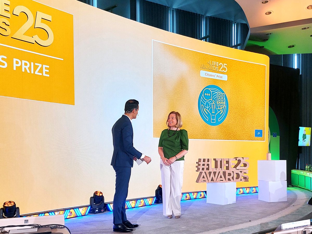 PalomaAbaEU's tweet image. I was honoured to hand over the Citizens’ Prize at the #LIFEAwards25 during #EUGreenWeek
Voted by the public, this award celebrates the most inspiring #LIFEproject driving real change across Europe!
Congrats to LIFE Lynx!
Discover all the winners europa.eu/!8hxDcc