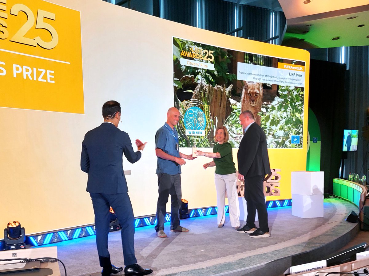 PalomaAbaEU's tweet image. I was honoured to hand over the Citizens’ Prize at the #LIFEAwards25 during #EUGreenWeek
Voted by the public, this award celebrates the most inspiring #LIFEproject driving real change across Europe!
Congrats to LIFE Lynx!
Discover all the winners europa.eu/!8hxDcc