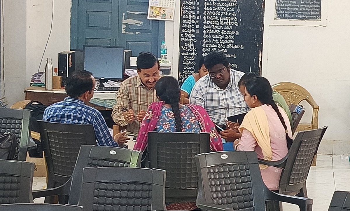 dahontr33217's tweet image. #swarnandhra@2047
#cvap
4-6-2025;
Attended CVAP Tiruvuru Constituency Swarnandhra@2047 Vision document preparation meeting with all the Constituency level and mandal level officers at MPDO office, Tiruvuru. Hon&apos;ble MLA Tiruvuru graced the meeting.