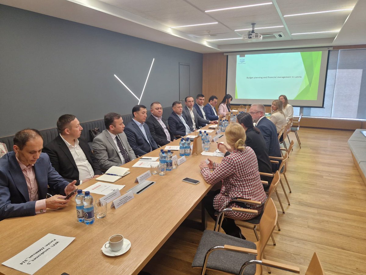 CFLA_gov_lv's tweet image. 🇺🇿🤝🇱🇻 Uzbekistānas Lauksaimniecības ministrijas delegācija viesojās Rīgā, lai apgūtu budžeta plānošanu un iekšējo auditu. 

Vizīti organizēja @CFLA_gov_lv sadarbībā ar ES finansēto ASK Facility. Ieskats Latvijas pieredzē un lauku attīstībā! 🌱💼 

#LATDEV #sadarbība