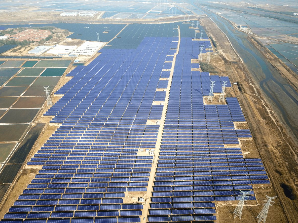 🚀 Exciting news! Huasun-Powered 100 MW Agrivoltaic Project in China’s Gaomi is now connected to the grid, generating 140 million kWh annually! 🌞🍃 Combining solar &amp; agriculture to boost energy output &amp; reduce emissions. 🌱

#SolarEnergy #Agrivoltaics

huasunsolar.com/news/huasun-po…