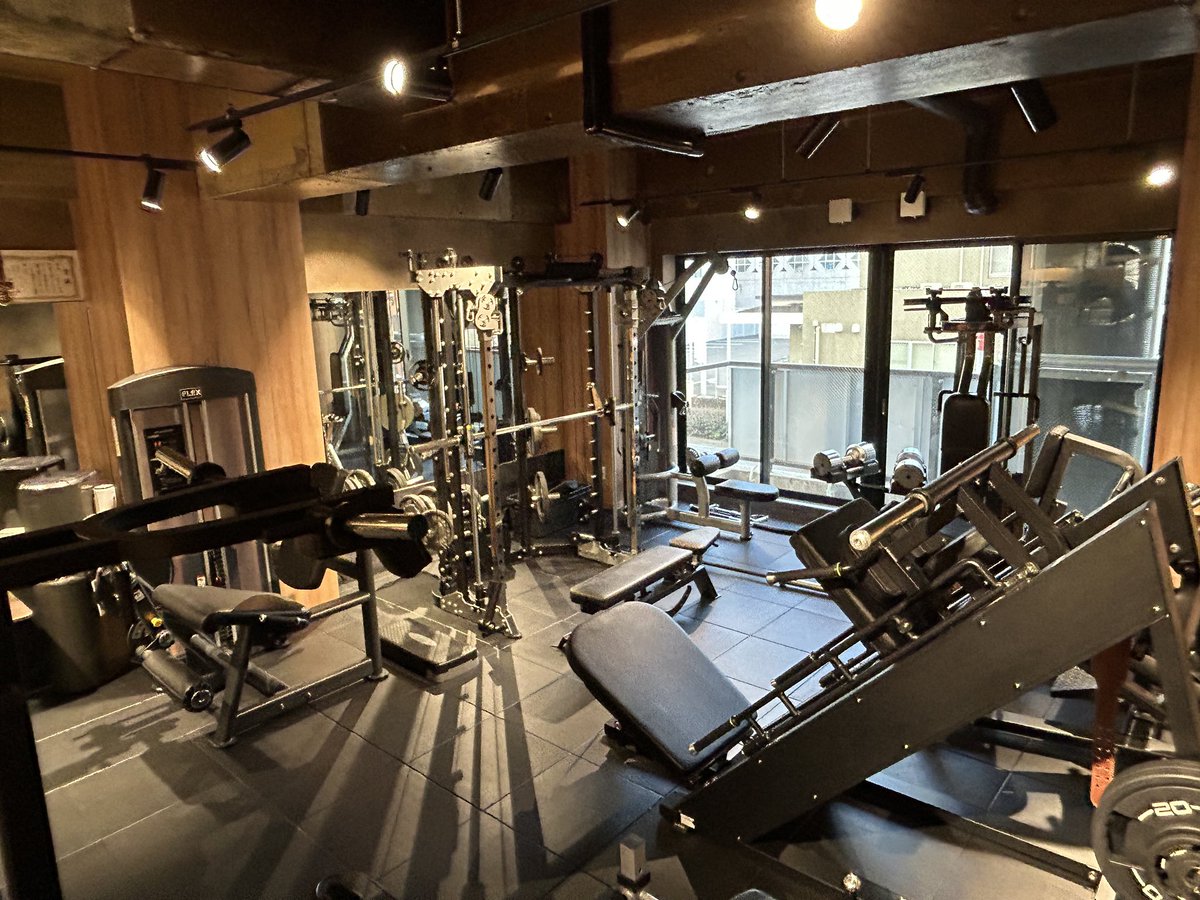 僕が経営してるパーソナルジム
Life Shoesが2周年を迎えました！

こんなにたくさんのお客様が来てくださるなんて本当に思わなかった😭

周年記念日は誕生日より楽しみな1日になってます。幸せです！

3年目も頑張ります！