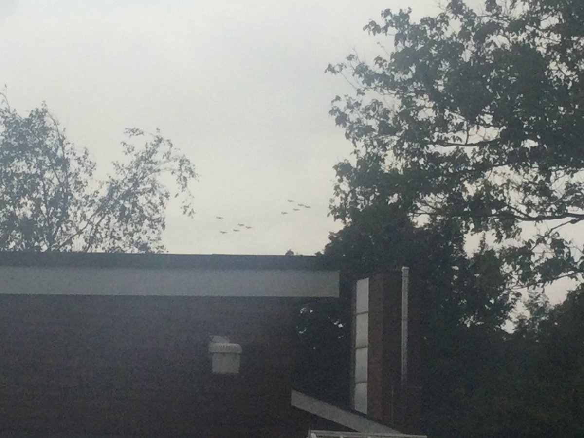DinasPowysPS's tweet photo. Diolch @redarrows07  @rafredarrows for flying near the school today. An awesome formation and the children were delighted! https://t.co/Q0xngSElrX