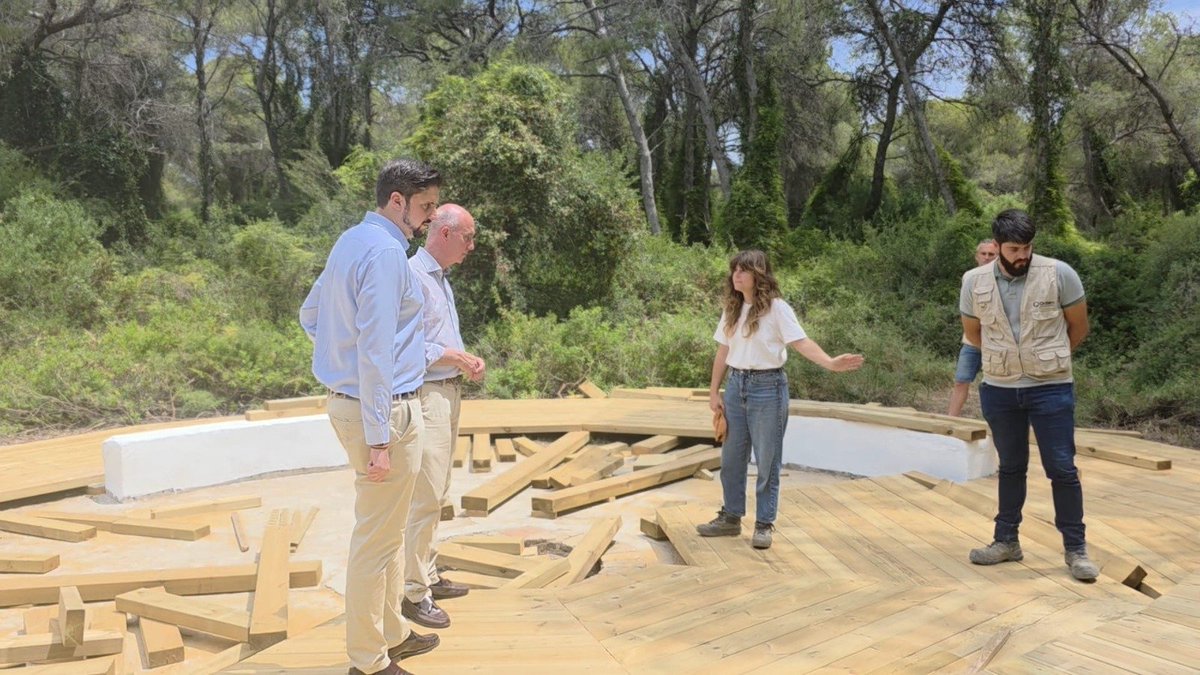🌿La recuperación ecológica y adecuación paisajística del Pouet de #elSaler, avanza y estará finalizada a principios de julio.
Un itinerario paisajístico accesible con una pasarela, señalización informativa, mesas de pícnic y cartelería interpretativa.

🔗f.mtr.cool/kjfsmluimx