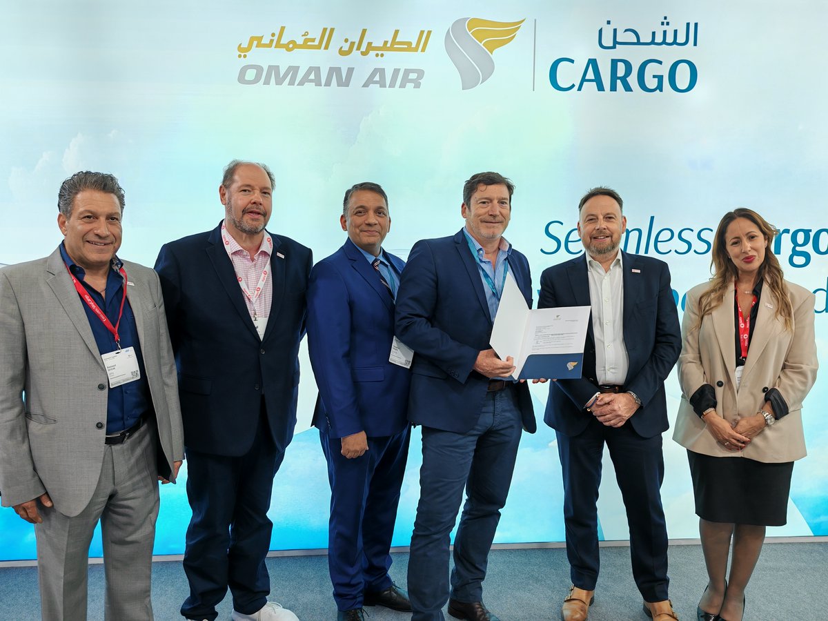 AirportSupplier's tweet image. Worldwide Flight Services (WFS) signs extended cargo handling and trucking contract with Oman Air in France airport-suppliers.com/worldwide-flig… #WFS #WorldwideFlightServices #CargoHandling @omanair