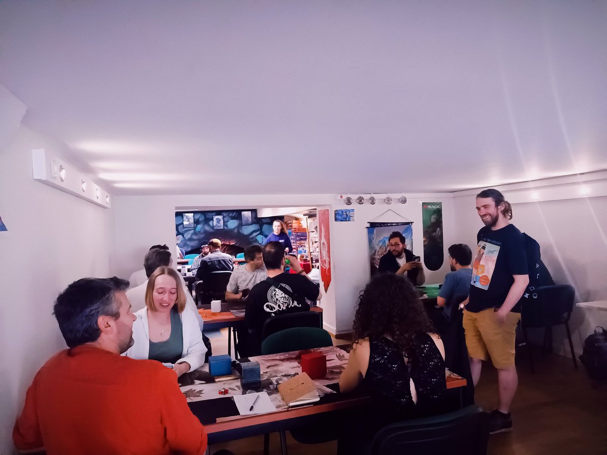 AssoKeepuptf's tweet photo. Encore un super tournoi le 25/05, vous êtes de plus en plus nombreux 🔥
On se retrouve le 15 juin pour le dernier de la saison, avant de rattaquer en septembre avec des events BIIIIIIEEEEEN plus gros ! 🏆 https://t.co/BAZOTYZgY3