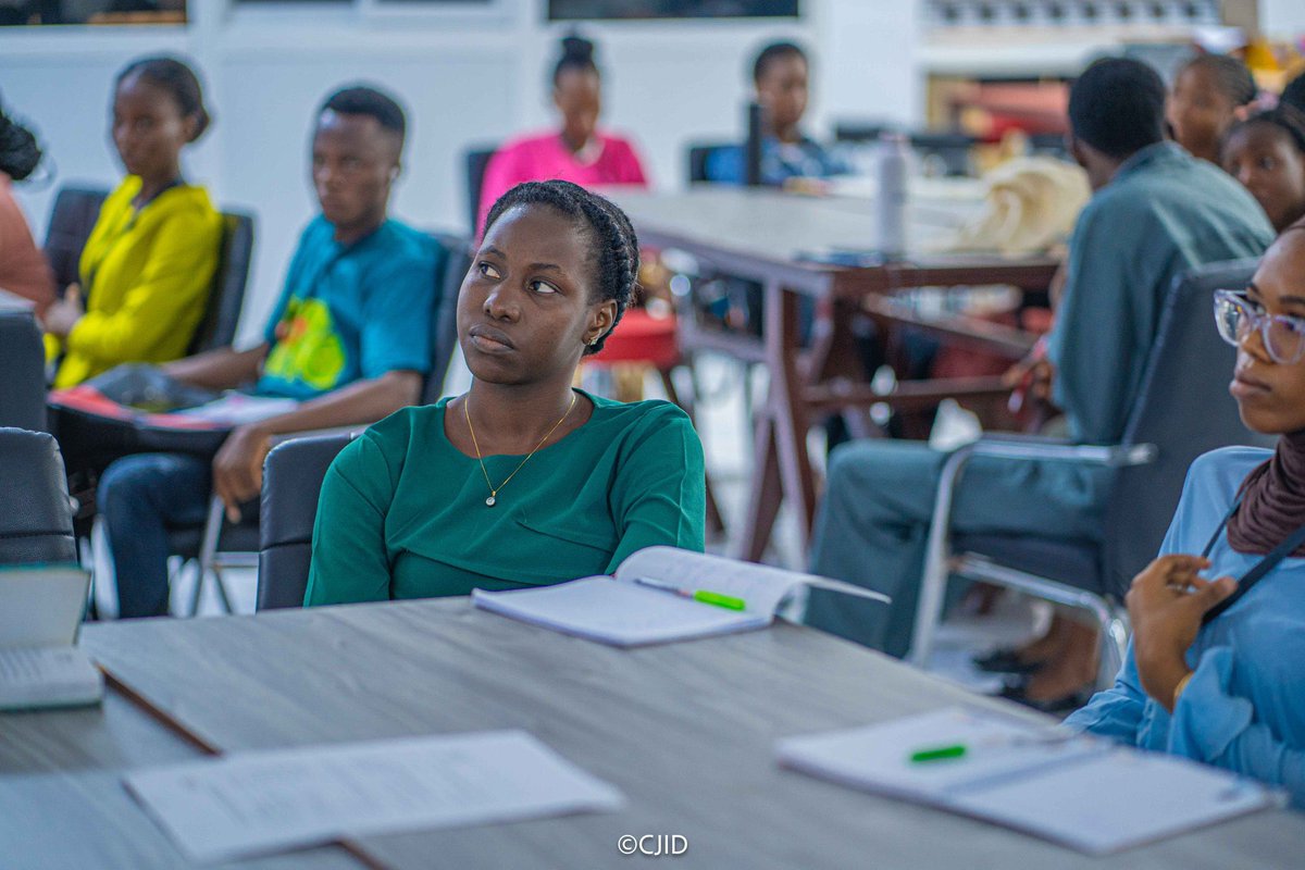 Tochukwu (@victorejechi) on Twitter photo Had a great time training Mass Communication students at the University of Lagos (UNILAG) on Data-Driven Storytelling — thanks to <a href="/CJIDAfrica/">Centre for Journalism Innovation and Development</a> and <a href="/CampReporterAFR/">CampusReporter</a>.
We explored how to source, analyse & visualise data for journalism — and I loved their curiosity. Had a great time training Mass Communication students at the University of Lagos (UNILAG) on Data-Driven Storytelling — thanks to <a href="/CJIDAfrica/">Centre for Journalism Innovation and Development</a> and <a href="/CampReporterAFR/">CampusReporter</a>.
We explored how to source, analyse & visualise data for journalism — and I loved their curiosity.
