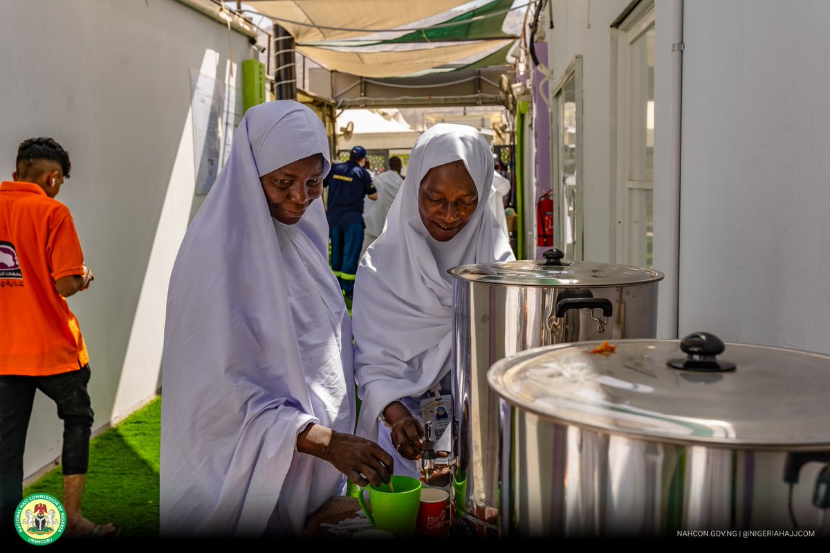 📸 | Nigerian Pilgrims Arrival into their tents in Mina, The Pilgrims will rest today at the camps and Prepare for the main day for Arafah tomorrow, Thursday 5th June 2025.