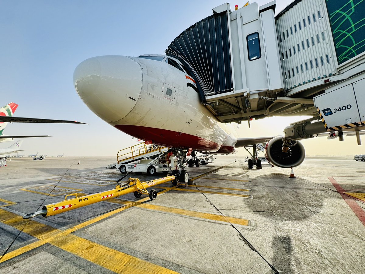 tweetpratikm's tweet photo. Just got into Mumbai from Riyadh’s king Khaled Intl Airport (OERK). We clocked a trip time of 3hrs 58mins over a distance of 1686nm @ FL330/350. Fuel uplift was 14.2tons with a burn of 8.9tons. #airindia #airbus #a320Neo #lifeontheramp #cfm #leap1a #VTEXI #AI922 https://t.co/oBtiRB82ox