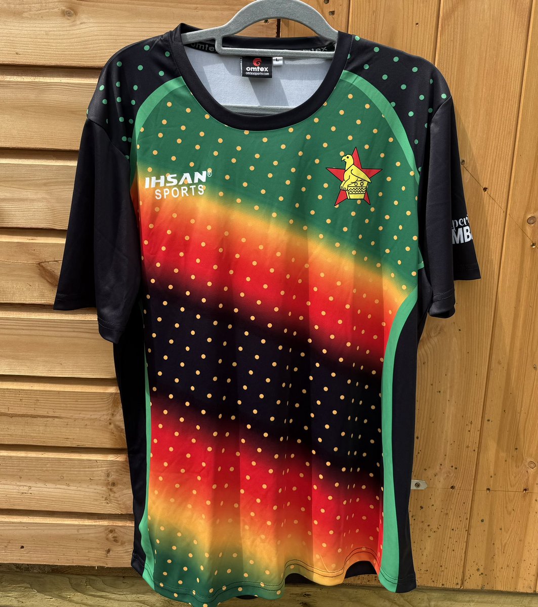 The Warm-Up Shirt Is Now in the UK! 🇿🇼🔥
All sizes available, ready to ship across Europe!
Place your order now via 
WhatsApp: +263 777 496 681

Dress Like Your Favorite Cricketer🏏