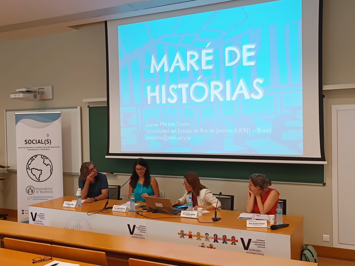 SOCIAL(S) (@socialsuv) on Twitter photo Seguimos con la mesa redonda "Propuestas didácticas y experiencias de innovación para la enseñanza de identidades inclusivas desde la Didáctica de las Ciencias Sociales" con Carina Martins, Arnaldo Mira <a href="/larrambla/">Arnaldo Mira🍏</a> y Naiara Vicent #VRepensarDCS #INCLUCOM
Presenta: Elvira Asensi Seguimos con la mesa redonda "Propuestas didácticas y experiencias de innovación para la enseñanza de identidades inclusivas desde la Didáctica de las Ciencias Sociales" con Carina Martins, Arnaldo Mira <a href="/larrambla/">Arnaldo Mira🍏</a> y Naiara Vicent #VRepensarDCS #INCLUCOM
Presenta: Elvira Asensi