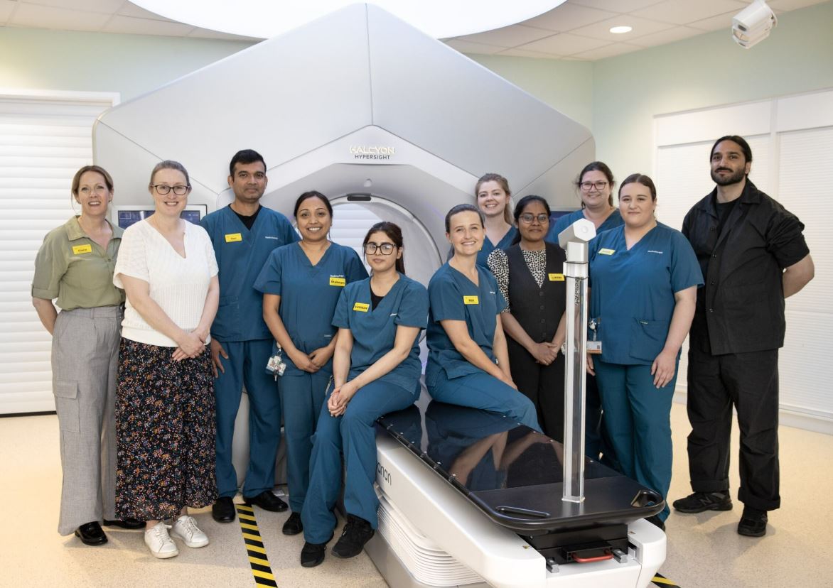 UCLH introduces a new state-of-the-art radiotherapy machine, the Halcyon linear accelerator, which aims to improve cancer treatment making it faster, more comfortable, and more precise for patients.

Read more: buff.ly/tettaZH

#OneTeam #Halcyon #Radiotherapy