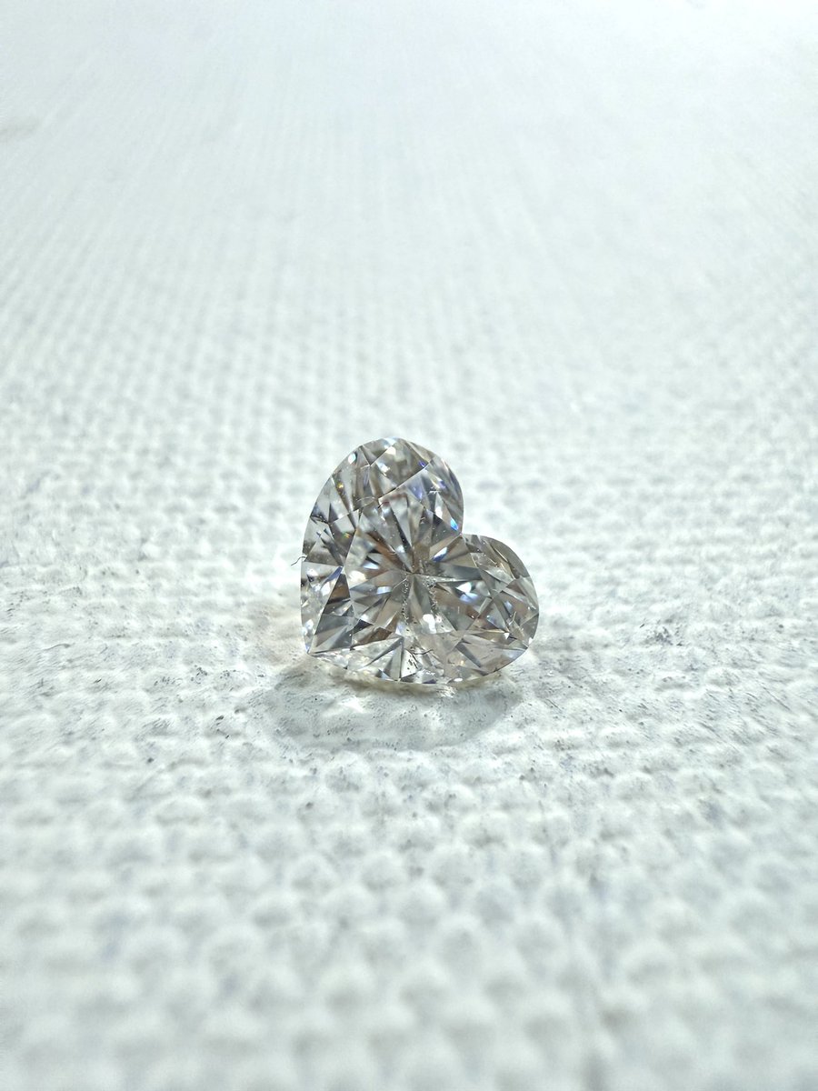 GemaxStone's tweet photo. Heart Shape 💎
F color SI2 GIA
1ct ✨
💎
💎
💎
#ダイヤモンド
#インクルダイヤモンド
#fancywhite
#fancywhitediamond
#GemaX https://t.co/WI5agaOtLM
