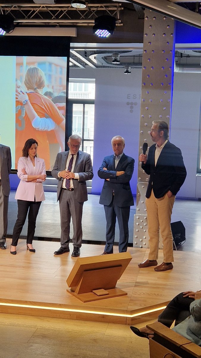 UNICEF España (@unicef_es) on Twitter photo <a href="/MangelesEspino6/">Ma. Ángeles Espinosa</a> <a href="/LaraContra/">Lara Contreras</a> <a href="/MontseGraell/">Montserrat Graell</a> <a href="/SaludMentalHNJ/">Salud Mental Infancia y Adolescencia HNJ</a> <a href="/Patri_Psicologa/">Patricia Ramírez</a> <a href="/Aliciagpsico/">Alicia Gonzalez Psicología</a> <a href="/asolers/">Alberto Soler</a> <a href="/merigopsico/">Merigopsico</a> <a href="/Chema_Vera/">Chema Vera</a> <a href="/VicenteCancio/">Vicente Cancio</a> <a href="/ZurichSeguros/">Zurich Seguros España</a> <a href="/anagomezdcastro/">Ana Gómez de Castro</a> <a href="/LiveNationES/">Live Nation España</a> <a href="/FundAKoplowitz/">Fundación Alicia Koplowitz</a> <a href="/maneldecastillo/">Manel del Castillo</a> <a href="/SJDbarcelona_es/">Hospital Sant Joan de Déu Barcelona ES</a> <a href="/FundacionANAR/">Fundación ANAR</a> <a href="/OKUDART/">OkudaSanMiguel</a> Pedro Puig, presidente de <a href="/AldeasEspana/">Aldeas Infantiles ES</a>, se compromete a seguir visibilizando esta problemática tan urgente <a href="/MangelesEspino6/">Ma. Ángeles Espinosa</a> <a href="/LaraContra/">Lara Contreras</a> <a href="/MontseGraell/">Montserrat Graell</a> <a href="/SaludMentalHNJ/">Salud Mental Infancia y Adolescencia HNJ</a> <a href="/Patri_Psicologa/">Patricia Ramírez</a> <a href="/Aliciagpsico/">Alicia Gonzalez Psicología</a> <a href="/asolers/">Alberto Soler</a> <a href="/merigopsico/">Merigopsico</a> <a href="/Chema_Vera/">Chema Vera</a> <a href="/VicenteCancio/">Vicente Cancio</a> <a href="/ZurichSeguros/">Zurich Seguros España</a> <a href="/anagomezdcastro/">Ana Gómez de Castro</a> <a href="/LiveNationES/">Live Nation España</a> <a href="/FundAKoplowitz/">Fundación Alicia Koplowitz</a> <a href="/maneldecastillo/">Manel del Castillo</a> <a href="/SJDbarcelona_es/">Hospital Sant Joan de Déu Barcelona ES</a> <a href="/FundacionANAR/">Fundación ANAR</a> <a href="/OKUDART/">OkudaSanMiguel</a> Pedro Puig, presidente de <a href="/AldeasEspana/">Aldeas Infantiles ES</a>, se compromete a seguir visibilizando esta problemática tan urgente