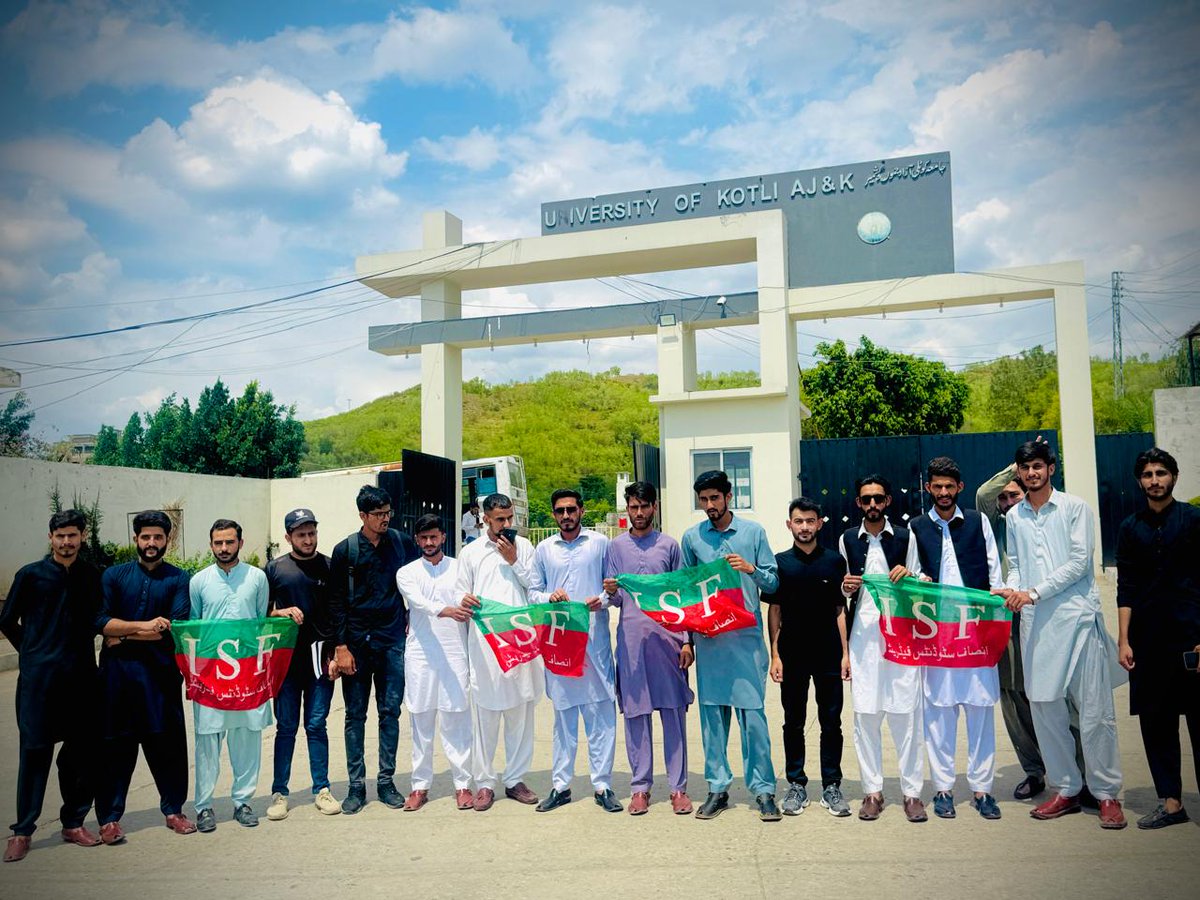 آزاد کشمیر کے طلباء کا ایک ہی مطالبہ
رہا کرو رہاکرو، خان کو رہا کرو۔۔

آئی ایس ایف جامعہ کشمیر مظفرآباد کی تنظیم اور آئی ایس ایف جامعہ کوٹلی کی تنظیم کیجانب سےقائد عمران خان  اور سیاسی اسیران کی رہائی کیلئے جامعہ کشمیر مظفرآباد اور جامعہ کوٹلی کے باہر اجتجاج۔

#نکلو_پاکستان_بچاؤ