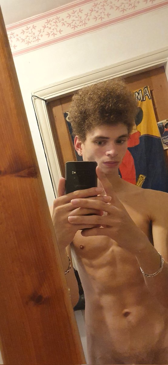 I look like a skeleton in this photo