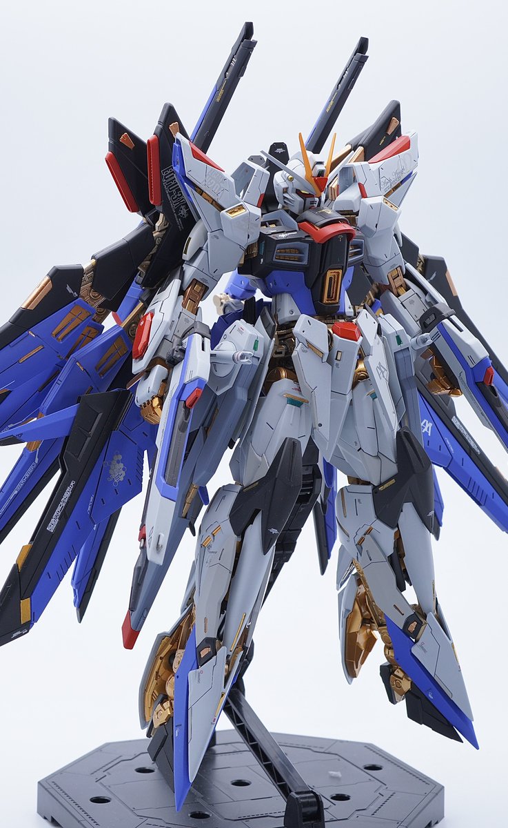 ストライクフリーダムガンダム
完成〜✨

旧MGストフリをプラ板、スジボリで古い感じを減らすように頑張りました(´・ω・)ｷﾘｯ

#白いガンダム #ガンプラ 
続く⬇️