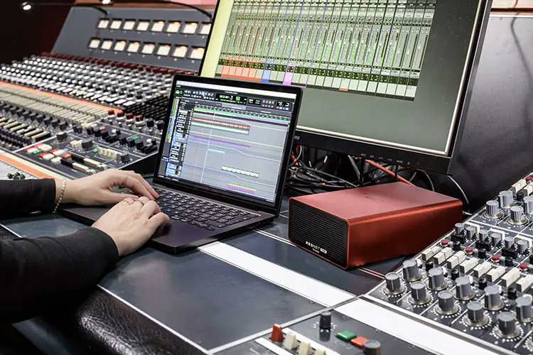 🟠#Focusrite lanza RedNet TNX, una nueva #interfaz de alta capacidad y ultrabaja latencia

🟠Su #configuración sin esfuerzo y su #flexibilidad escalable la convierten en una opción ideal para estudios de grabación, centros educativos...

<a href="/WeAreFocusrite/">Focusrite</a>

🔗ispmusica.com/tecnologia-mus…