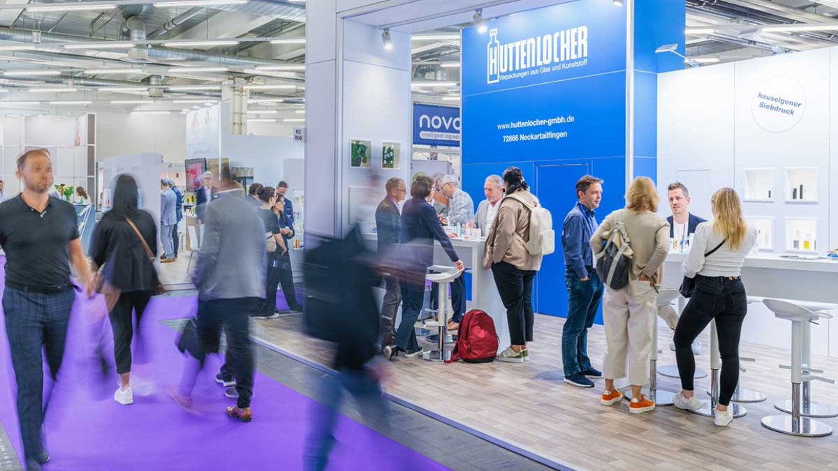 Die int. Zuliefermesse für die #Kosmetikindustrie feiert Jubiläum: Heute &amp; morgen findet die 20. CosmeticBusiness in München statt. 429 Aussteller &amp; vertretene Unternehmen aus 29 Ländern zeigen Neuheiten &amp; Trends. Dazu gibt's Keynotes, Panel Talks &amp; mehr - bit.ly/3ZbsTOf