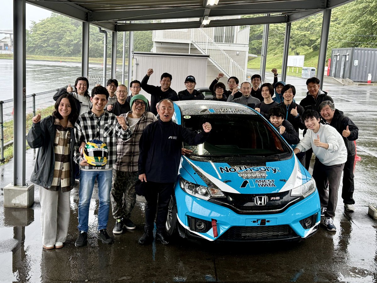 昨日はアネスト岩田メンバーと走行会でした!

皆で沢山車に乗れてとても楽しい一日でした😁