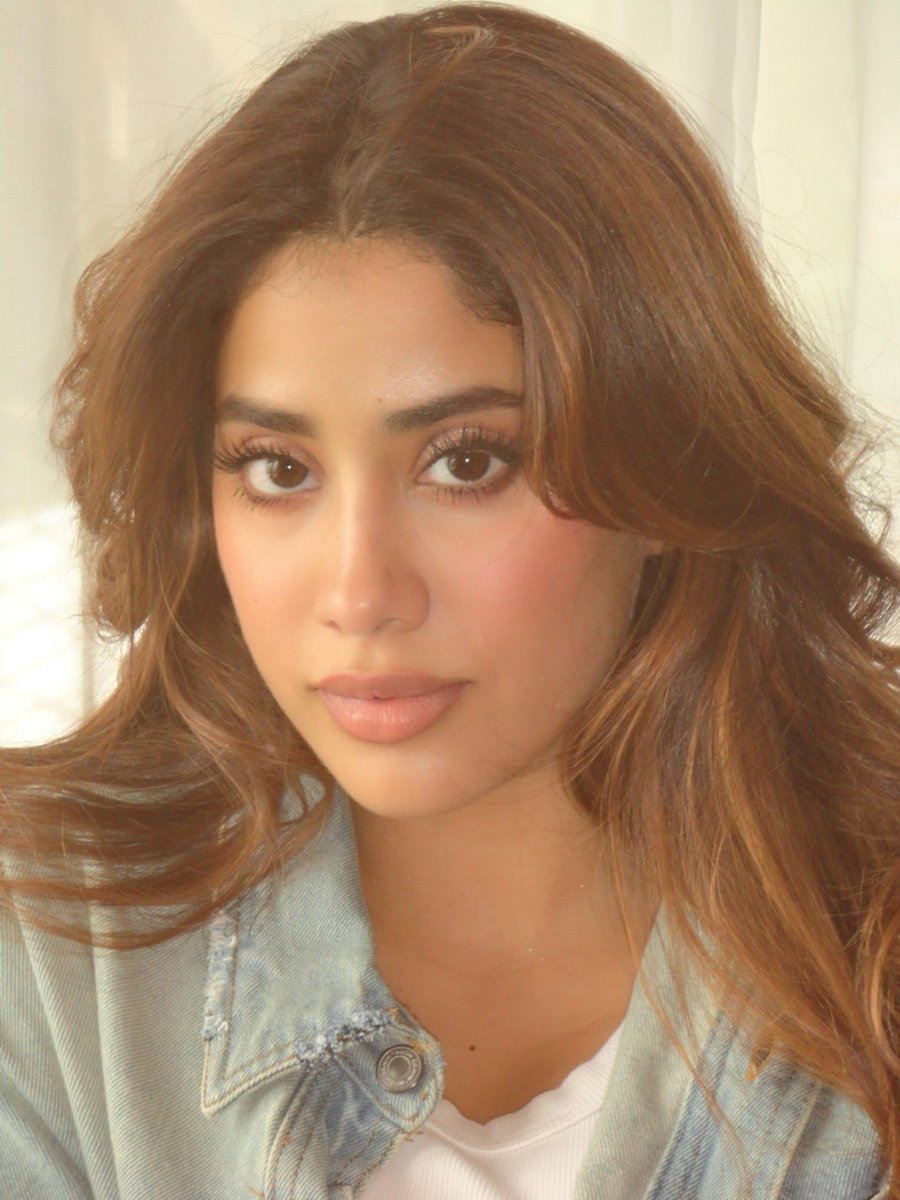 JanhviKUniverse's tweet image. INSTA UPDATE - #JanhviKapoor’s latest insta post ❤️

#JVAS #JagadeekaVeeruduAtilokaSundari