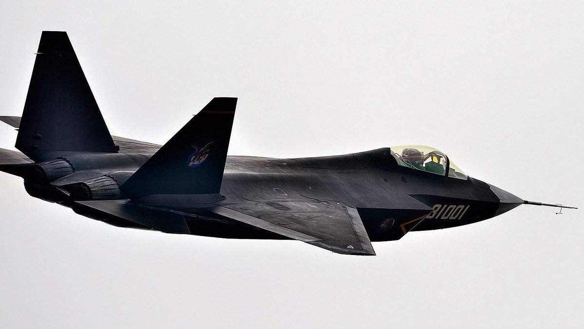 warsurv's tweet photo. 🚨 #BREAKING: 🇵🇰 Pakistan Confirms Acquisition of 5th-Gen Stealth Fighter J-31/FC-31 "GYRFALCON" with PL-17 Missiles from 🇨🇳 China! ✈️🔥
Meanwhile, 🇮🇳 India expects its 5th-gen jets by 2035. 👀
#PakistanAirForce #FC31 #GYRFALCON #ChinaPakistan #DefenseNews #India #5thGenFighter #MilitaryAviation #PAF #Geopolitics