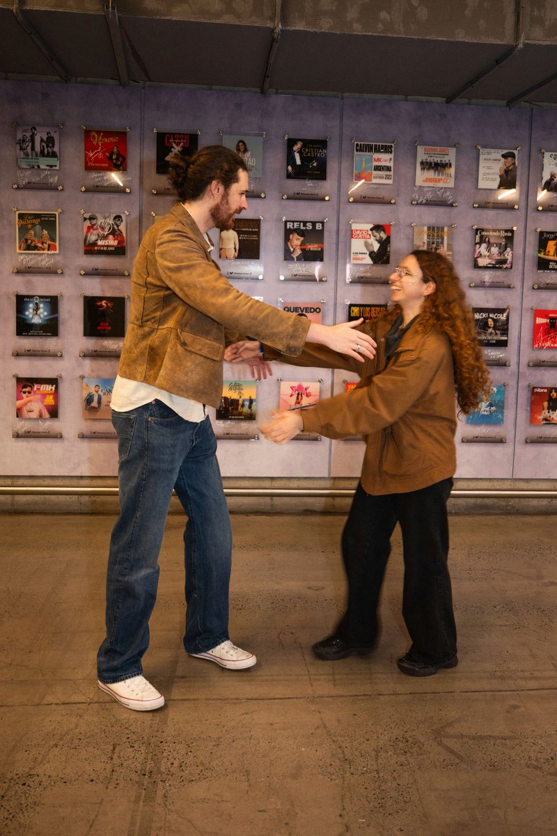 singularcorey's tweet image. CONOCÍ A HOZIER!!! NO FUE UN INVENTO DE MI IMAGINACIÓN!!!+