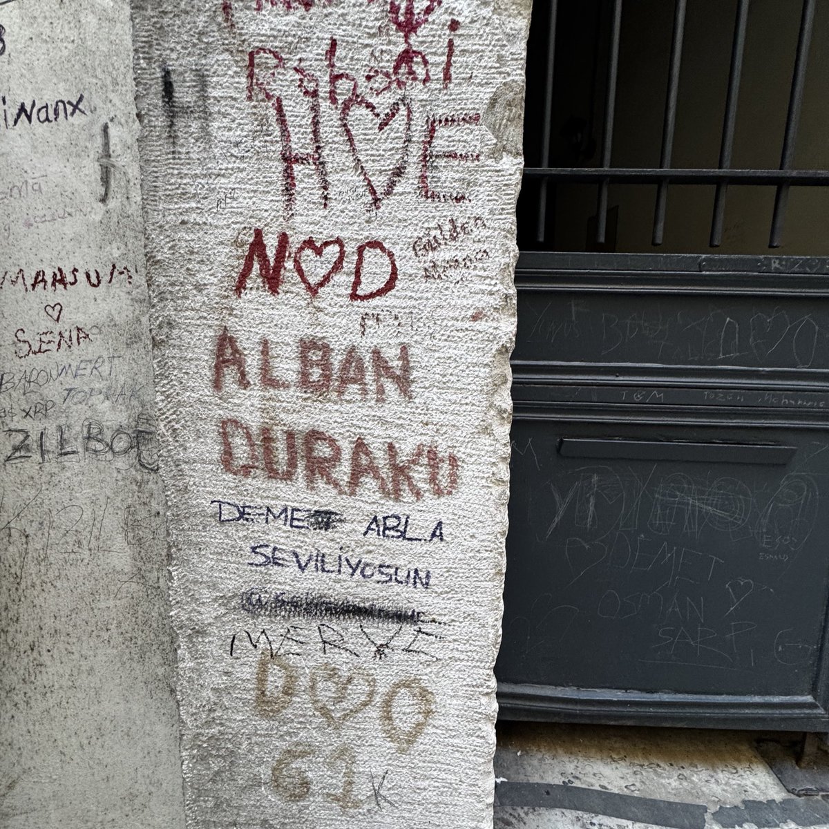 DeMeT AblA SevİliYorSun 🌹