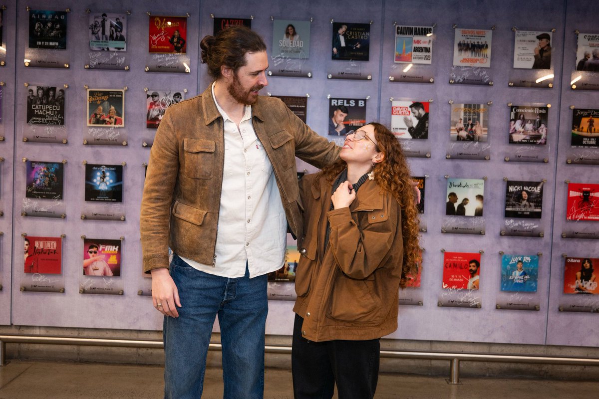 singularcorey's tweet image. CONOCÍ A HOZIER!!! NO FUE UN INVENTO DE MI IMAGINACIÓN!!!+