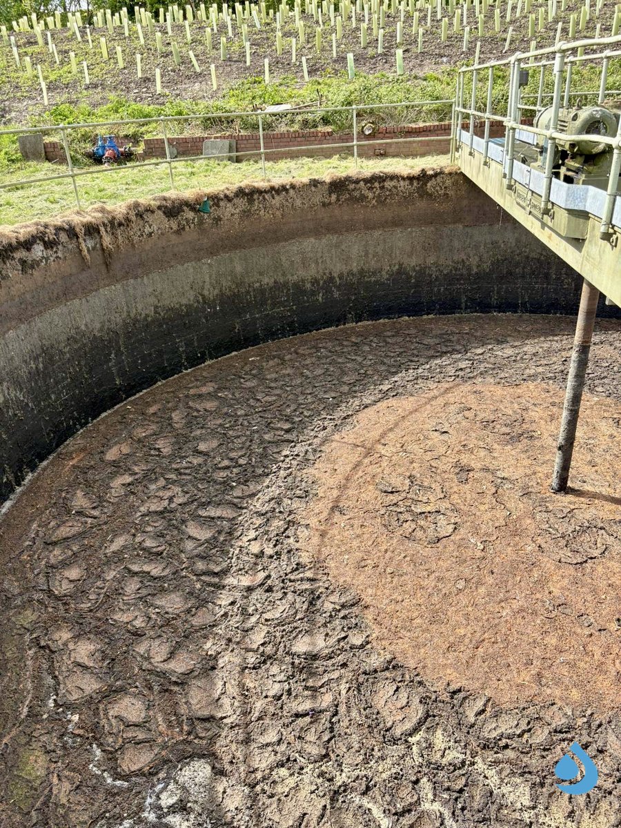 PureUtility's tweet photo. 📷 Our recent works at Rossendale involved a comprehensive cleaning operation of a heavily contaminated sludge tank.

Read more here https://t.co/lQYdQSEqd2

📷 24/7 Contact number - 01744 816660

#jetvac #mainlinecctv #vacuumtankers https://t.co/pXObgOobmi