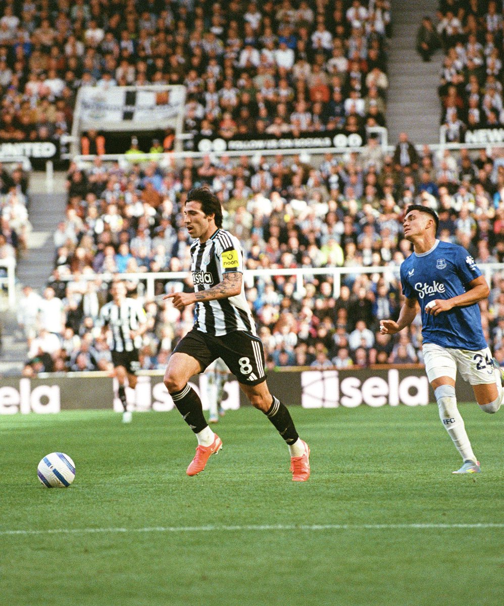 Transfer season on here is already exhausting.

Here’s Tonali effortlessly gliding up the pitch instead…#nufc