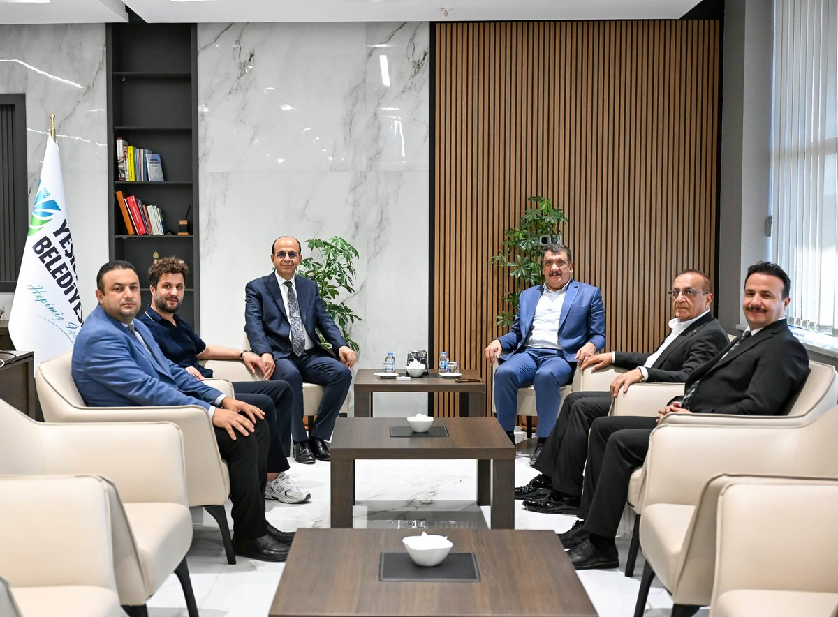 Önceki dönem Malatya Büyükşehir Belediye Başkanımız Sn. Selahattin Gürkan'ı ve beraberindeki heyeti belediyemizde ağırladık. 

Kendilerine ziyaretlerinden dolayı teşekkür ediyorum.